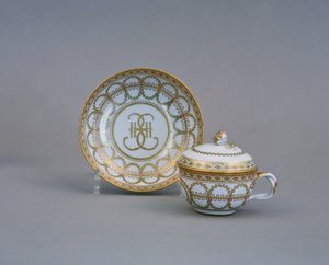 Catherine II İmparatorluk Porselen Fabrikası Monogramlı Fincan ve Tabağı, 1770-1780