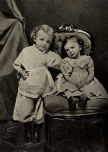 Dört yaşında Lenin ve kız kardeşi Olga, Simbirsk by Russian Photographer