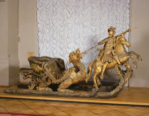 St George figürlü Karnaval Kızağı (ahşap ve altın varak)