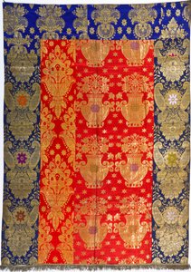 Yaldızlı iplikle dokunmuş, saten ve damask ile birkaç brokar kapak by Russian School