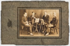 Hall Johnson ve siyah Yaylı Dörtlü'nün fotoğrafı, yakl. 1923. by S. Tarr