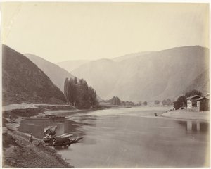 Riviergezicht nabij Baramulla, Hindistan Baramula, nehrin aşağısına bakın (orijinal başlık)