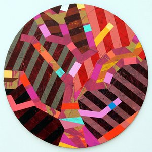 Twixt Heaven & Earth VII-A (dairesel tahta üzerinde akrilik) by Sara Hayward