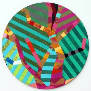Twixt Heaven & Earth XII-A (dairesel tahta üzerinde akrilik) by Sara Hayward