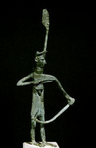 Nuragic kültürü (nuraghi) Sardunya: bronz okçu heykelciği. MÖ 8-7 yy. Cagliari, Ulusal Arkeoloji Müzesi, Sardinya, İtalya