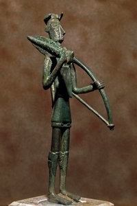 Nuragic kültürü (nuraghi) Sardunya: bronz savaşçı heykelciği. MÖ 8-7 yy. Cagliari, Ulusal Arkeoloji Müzesi, Sardinya, İtalya