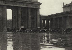 Berlin: Brandenburger Tor; Brandenburg Kapısı (s/b fotoğraf)