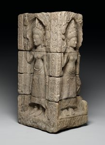 Devatalı köşe kabartması, 12. yüzyıl sonu-13. yüzyıl başı (kumtaşı) by School Bayon