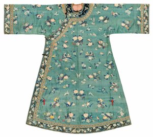 Yeşim taşlı Kesi bayan bornozu, 19. yüzyıl ortası (tekstil) by School Chinese