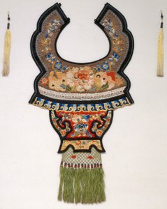 Kadın Yakası (fotoğraf) by School Chinese