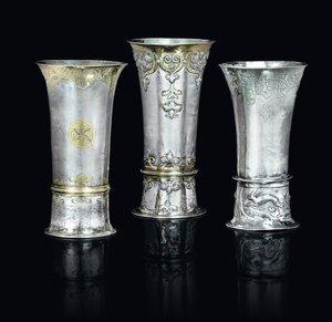Üç beher (koli yaldızlı gümüş)