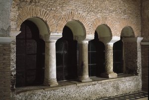 Üç çeşme (Tre-Fontane) (Chiesa dei Santi Vincenzo e Anastasio alle Tre Fontane) (Aziz Vincenzo e Anastasio, abbazya kilisesinin manastırının görünümü) Saint Vincent ve Saint Anasthasus kilisesinin manastırının görünümü delle T by School Italian