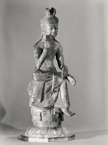 Meditatif Pozda Oturan Bodhisattva, yaklaşık 645-794 (altın yaldızlı bronz) (s/b fotoğraf) by Japanese School