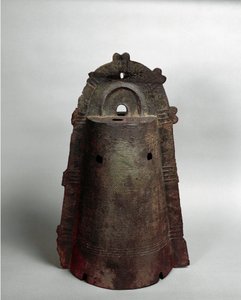 Bronz Yapoi çanı, MÖ 300-MS 250 by Japanese School