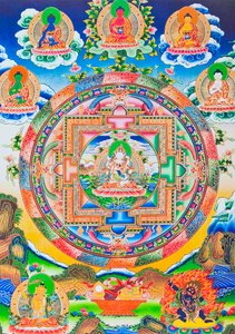 Vajrasattva, Mandala, kendi yarattığı tantrik Buda'yı herhangi bir başlangıcı veya sonu olmaksızın, prajna bilgeliğiyle (kumaş üzerine guaş) sonsuz bir kucaklamada tasvir ediyor.