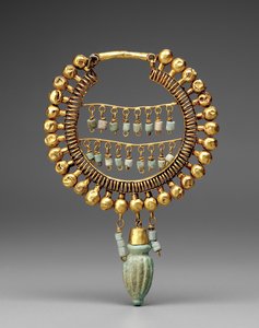 Küpe, MÖ 550-330 (altın ve fayans) by School Persian