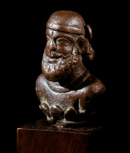 Pers sanatı: bronz bir Part prensinin büstü. MÖ 2. yüzyıl - MS 3. yüzyıl. Berlin. Staatliche Müzesi by School Persian