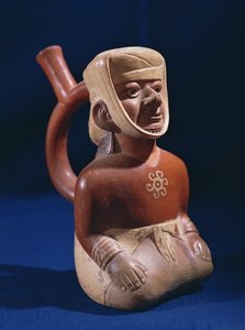 Diz çökmüş bir kadın şeklinde vazo, Mochica, 200-800AD,(seramik)