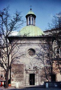 Aslen 12. yüzyılda inşa edilmiş, 18. yüzyılda modernize edilmiş Aziz Adalbert Kilisesi (fotoğraf) by School Polish