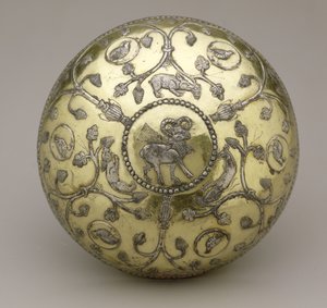 Kase, MS 6-7. yüzyıl (yaldızlı ve oymalı gümüş)