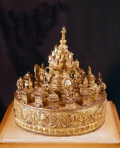Mandala Tibetain: sculpé altın bronzdan yapılmış nadir bir parça. Mandala, merkezinde yüce tanrı Indra