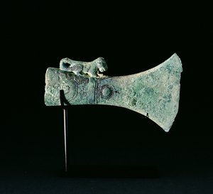 Balta-Kafa, Dongson Kültürü, c.200 BC-200 AD (bronz)