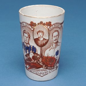 İngiltere - İskoçya hatıra kupası (seramik) by Scottish School