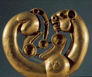 Art Scythian (İskit uygarlığı): oradaki bir panteri temsil eden altın levha. Sibirya, MÖ 6. yy. Petersburg Hermitage Müzesi.