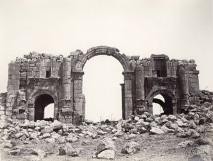 Jerash girişinde Hadrian Kemeri