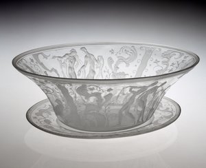 1920 tasarlanmış, 1929 yapımı Centerpiece Kase (cam) by Simon Gate