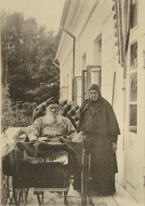 Rus yazar Leo Tolstoy, kız kardeşi Maria Nikolaevna ile birlikte, Rusya, 1900