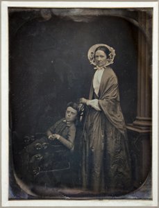 İsimsiz (Bone ve Şallı Kadın, Oturan Oğluyla) by Southworth and Hawes