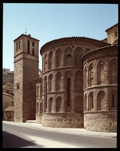 Sanat mudejar: Santiago de Arrabal kilisesinin apsisinin görünümü, 13. yüzyıl Toledo, İspanya by Spanish School