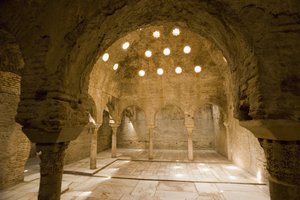 Arap Hamamlarında Buhar Odası, Granada by Spanish School