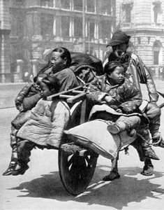 Arabadaki Çinli aile, 1936.