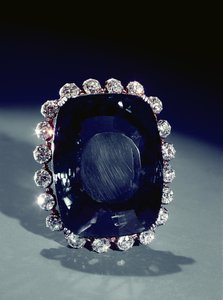 Logan Broş (safir ve elmas)