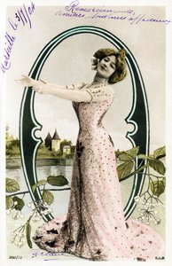 O b: Agustina Otero Iglesias, takma adı Caroline Otero, La Belle Otero, şarkıcı, kabare dansçısı ve la Belle Epoque