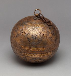 Pierced Globe, c.1300 (altın ve gümüş işlemeli pirinç) by Syrian School