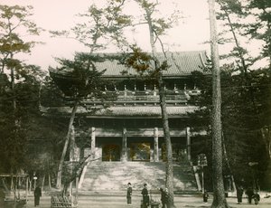 Chion-in Budist tapınağı kapısı, Higashiyama bölgesi, Kyoto, 1900 - 1915 civarı (fotoğraf) by Teijiro Takagi