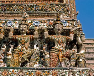 Wat Arun tapınağının Karyatidleri by Thai School
