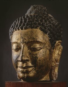 Kapalı gözlü dev Buda kafası, Srivijaya tarzı