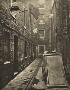 Kapat No. 136 Saltmarket, 1868. by Thomas Annan