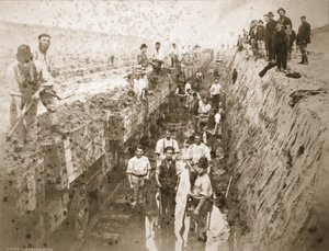 İngiliz Donanmaları ve Demir At (sepya fotoğrafı) by Thomas Birtles