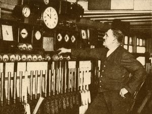 Liverpool Street İstasyonu, Londra ve Kuzey Doğu Demiryolunda Günlük Zaman Sinyalini Kaydetme, 1930.