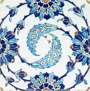 17. yüzyıl başı, spiral çiçek motifli bir İznik çini çini (seramik) by Turkish School