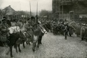 Bir Kazak Devriyesi ve Rus Piyade, 1919. by Unbekannt