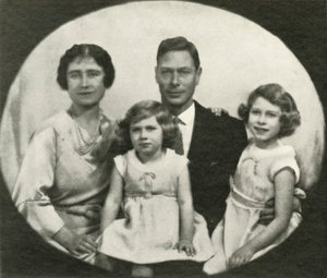 Bir Aile Grubu, c1933, 1937. by Unbekannt