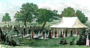 Canlı Taşlarla Satrançta Bir Oyun, 1882 by Unbekannt