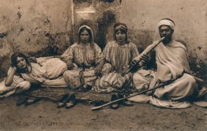 Geleneksel Arap halkını betimleyen bir fotoğraf, c1909 by Unbekannt