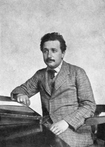 Albert Einstein 1879-1955, Alman-İsviçreli matematikçi ve teorik fizikçi, 1905 by Unbekannt